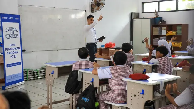 Maknai Hardiknas 2026, BRI Peduli Gelar Kelas Inspirasi dan Salurkan Bantuan untuk SDN 104 Langensari