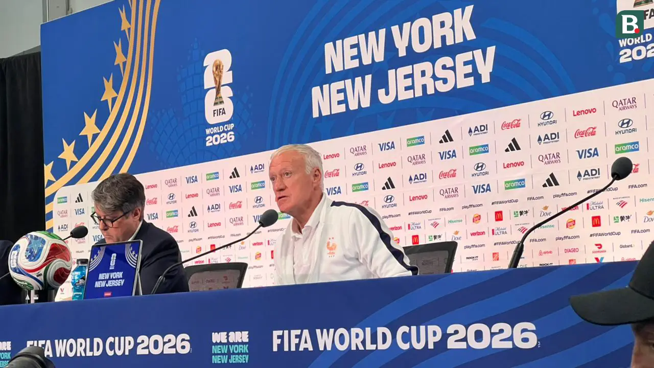Foto Eksklusif: Ragam Ekspresi Didier Deschamps dan N’Golo Kante saat Konferensi Pers Jelang Hadapi Senegal di Piala Dunia 2026