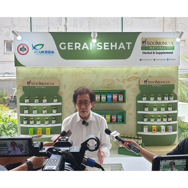 Direktur Sido Muncul Dr. (H.C.) Irwan Hidayat