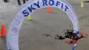 Prajurit TNI menjajal menerbangkan drone di PT Farmindo Inovasi Teknologi, Sentul, Bogor, Jawa Barat, (19/4). Pabrik tersebut diresmikan sebagai pabrik drone pertama di Indonesia. (Merdeka.com/Arie Basuki)