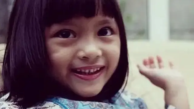6 Foto Masa Kecil Alleia Anak Ariel Noah Ini Bikin Gemas, Ekspresif Sedari Cilik