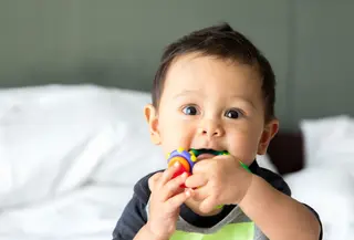 Ilustrasi bayi tumbuh gigi./Copyright shutterstock.com