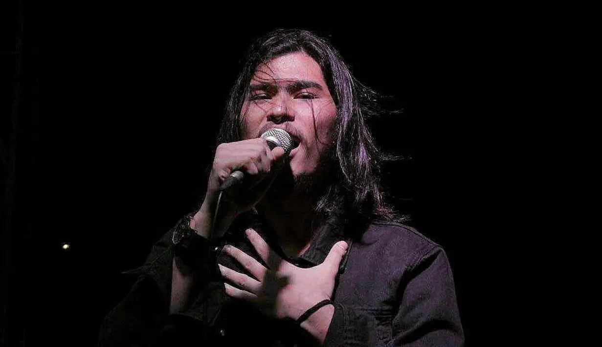 “Kemarin baru disidang (orang tua) gue kapan nikah. Ya udah ditanyain, kalau bisa tahun ini jangan lewat lagi karena target (menikah usia) 25, udah lewat 6 tahun,” tutup Virzha. (Instagram/virzhaofficial)