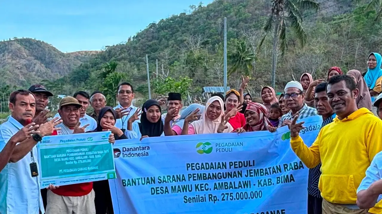 Pegadaian Salurkan Bantuan Jembatan Raba Sa’u, Perkuat Mobilitas Warga Desa Mawu