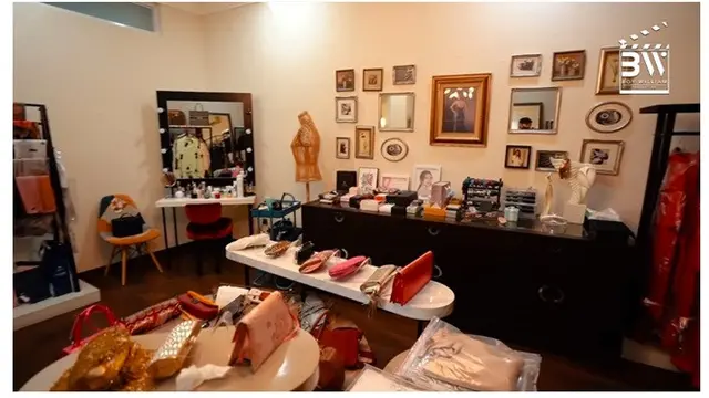 7 Potret Walk In Closet Milik Rossa, Berkonsep Bak Sebuah Butik