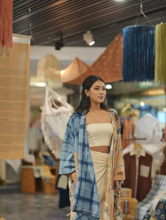 Melalui program pendampingan dan edukasi, Kerri mengatakan Jabu Borna membuka peluang bagi mitra dan masyarakat sekitar untuk lebih memahami tentang proses pewarnaan alami. [Dok/Tobatenun]