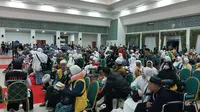 297 jemaah haji dari kelompok terbang (kloter) 8 Balikpapan resmi mendarat di Bandara Internasional Sultan Aji Muhammad Sulaiman Sepinggan. Balikpapan sendiri menjadi titik yang cukup banyak memberangkatkan jemaah.