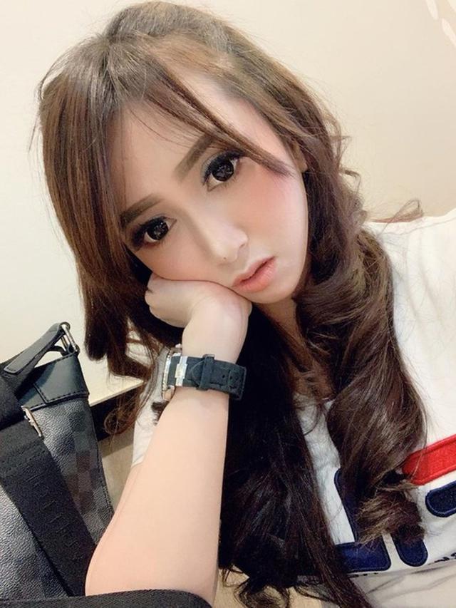 6 Pesona Angely Emitasari, Pedangdut Asal Lamongan yang Kini Jadi Kepala Desa