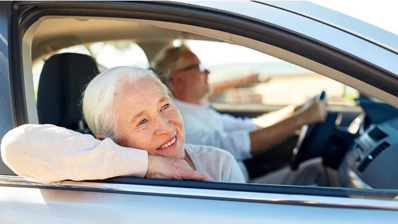 Fitur-fitur canggih di mobil dapat manjakan orang tua.