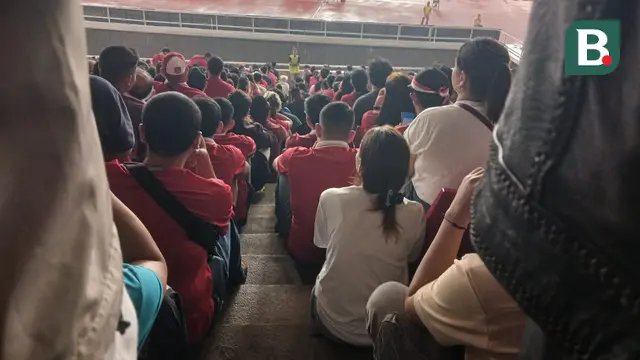 Penonton yang diduga tak bertiket berhasil masuk ke dalam SUGBK