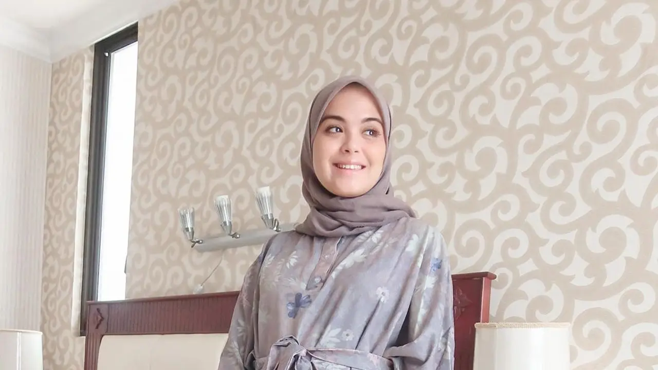 Usia Kehamilan 5 Bulan, Ini 6 Potret Vebby Palwinta Pamer Baby Bump