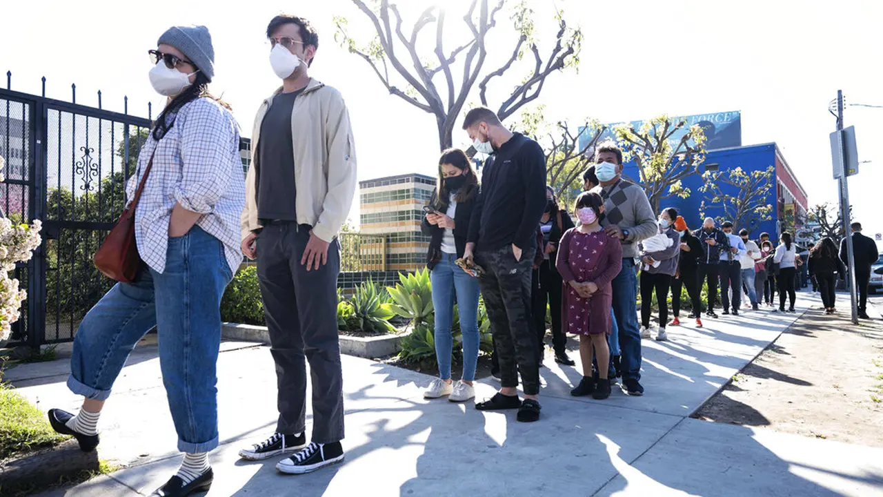 FOTO: California Mulai Rasakan Murka Omicron