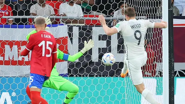 Foto: Aksi Joel Campbell Bawa Kosta Rika Raih Tiket Terakhir ke Piala Dunia 2022 Qatar