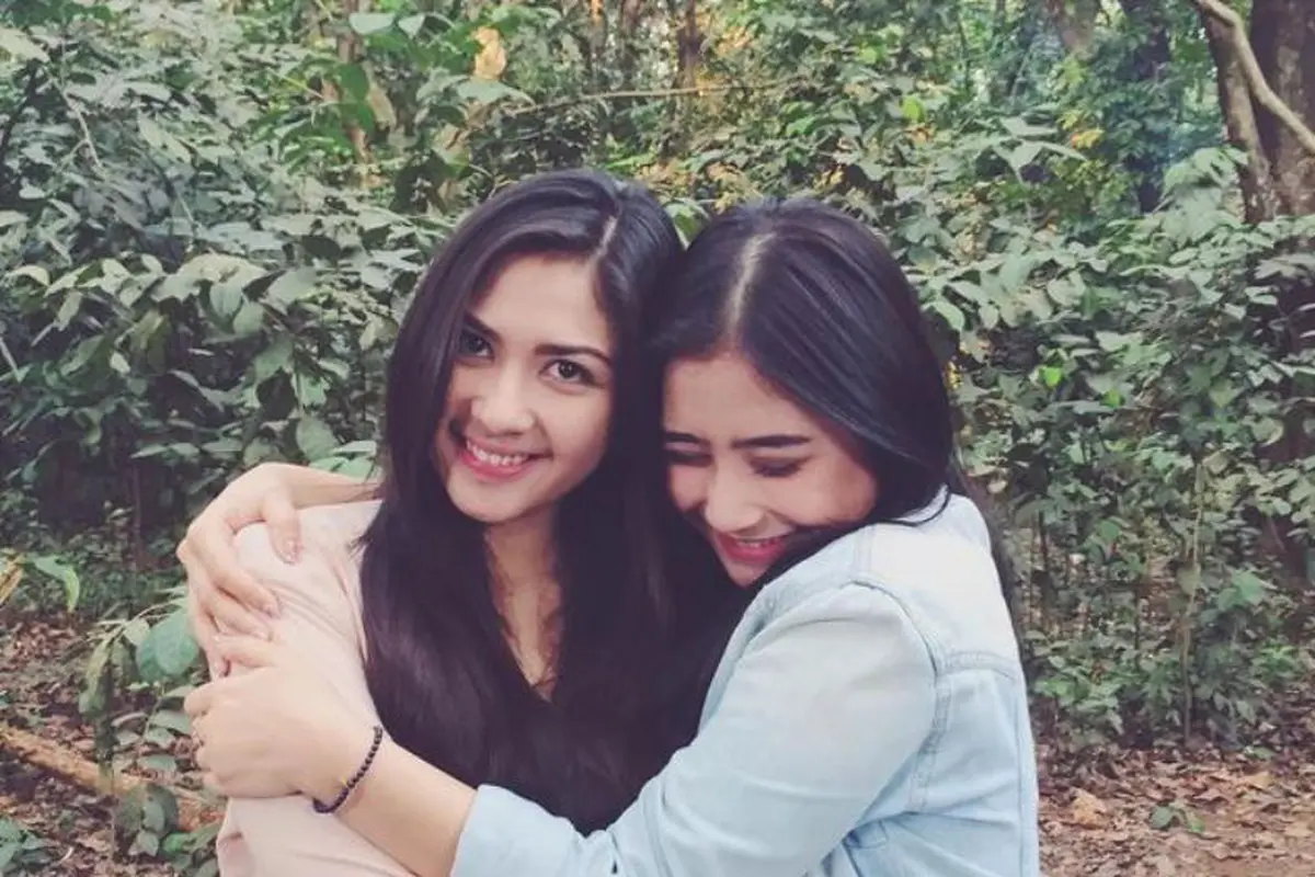 [Bintang] Prilly Latuconsina-Jessica Mila