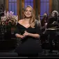 Adele saat tampil di acara Saturday Night Live. (dok. Screenshot Instagram @nbcsnl/https://www.instagram.com/p/CGwKfp2lZ1f/)