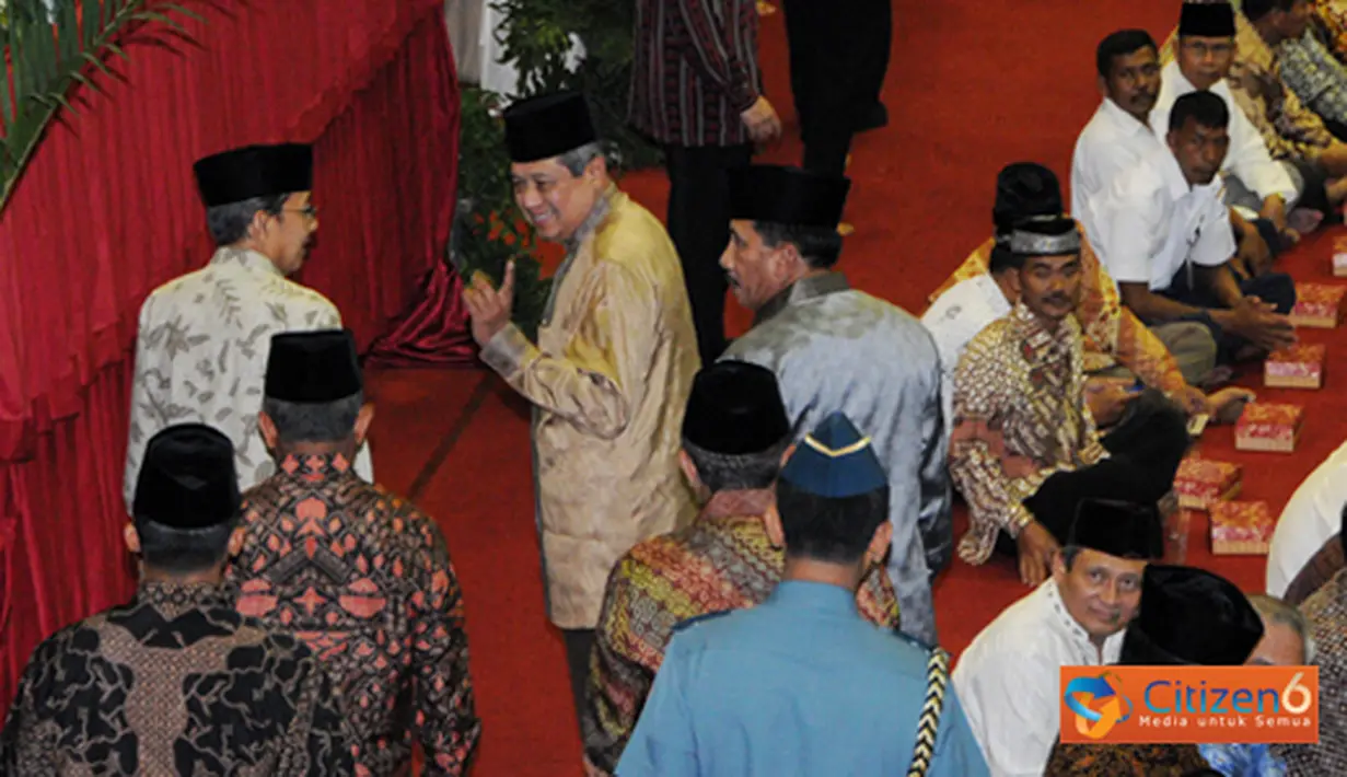 Citizen6, Cilangkap: Presiden RI, Susilo Bambang Yudhoyono melaksanakan buka puasa bersama segenap pejabat tinggi TNI dan bertempat di GOR Ahmad Yani, Mabes TNI Cilangkap, Jakarta, Senin (8/8). (Pengirim: Badarudin Bakri)