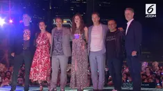Ribuan penggemar dari berbagai negara hadir dalam fan event and red carpet bersama pemain film Avengers: Infinity War yang berlangsung di Singapura.