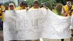 Ikatan Keluarga Besar UI (IKB UI) menggelar aksi solidaritas di Kampus Universitas Indonesia, Jakarta, Jumat (17/5). Aksi tersebut untuk memberikan dukungan kepada dokter Ani Hasibuan yang dilaporkan atas tuduhan penyebaran informasi yang menimbulkan rasa kebencian. (Liputan6.com/Immanuel Antonius)