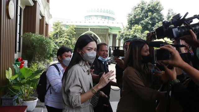 7 Momen Kebersamaan Ririn Dwi Ariyanti dan Aldi Bragi Jalani Sidang Perceraian