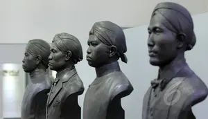 Sejumlah patung koleksi yang terdapat pada Museum Kebangkitan Nasional di Jakarta, Rabu (20/5). Hari Kebangkitan Nasional yang diperingati hari ini merupakan refleksi mengenang masa memperjuangkan kemerdekaan. (Liputan6.com/Helmi Afandi)