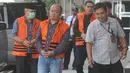 Tiga tersangka anggota DPRD Jambi Gusrizal, Elhelwi dan Sufardi Nurzain bersiap menjalani pemeriksaan di gedung KPK, Jakarta, Rabu (20/11/2019). Berkas perkara ketiganya terkait kasus ketok palu RAPBD tahun 2017 dan RAPBD 2018 telah lengkap (P21) dan siap untuk disidangkan. (merdeka.com/Dwi Narwoko)