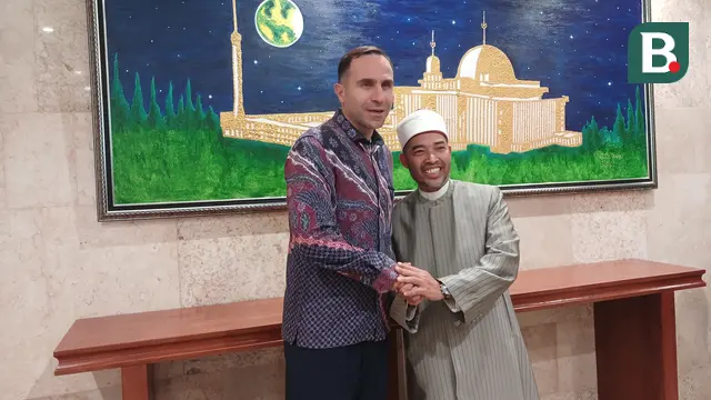 Timur Kapadze (Kiri)