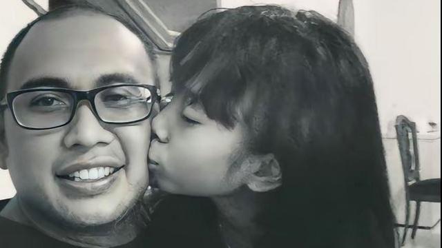 6 Foto Lawas Azizah Salsha Kecil Bersama Ayahnya, Andre Rosiade Muda Curi Perhatian