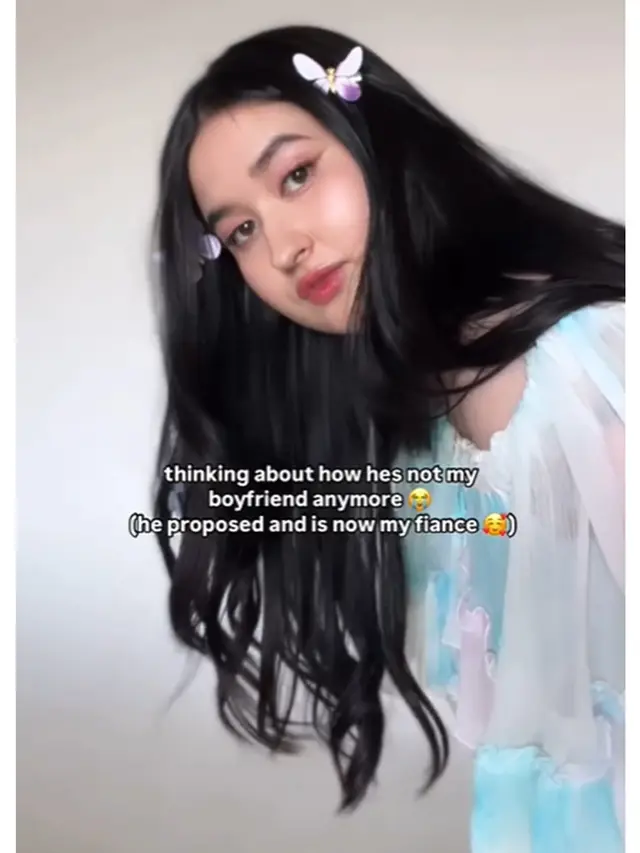 5 Inspirasi Padu Padan Outfit Biru ala Stephanie Poetri, dari Kasual hingga Elegan
