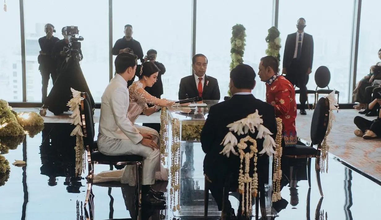 Berikut beberapa potret pernikahan Kevin dan Valencia  yang diambil  dari akun instagram @valenciatanoe. "15.04.2023 🤍,"tulis putri konglomerat ini sebagai caption. [Instagram/valenciatanoe]