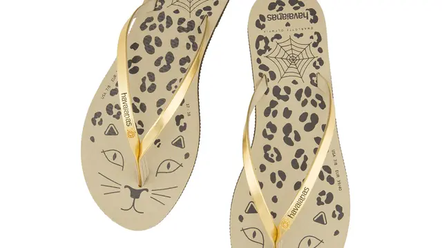 Macan Tutul Cantik Hasil Kolaborasi Havaianas dengan Charlotte Olympia