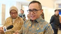 Menteri Pendayagunaan Aparatur Negara dan Reformasi Birokrasi (PANRB), Abdullah Azwar Anas mengatakan penerapan single salary atau gaji tunggal praktiknya baru diterapkan di Komisi Pemberantas Korupsi (KPK) dan Pusat Pelaporan dan Analisis Transaksi Keuangan (PPATK).