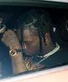 Kabar menyedihkan datang di tengah kehamilan Kylie Jenner. Dikabarkan bahwa Travis Scott sangat menanti sang buah hati, ternyata keduanya justru tak lagi bersama lantaran Kylie memaksa untuk dinikahi. Benarkah? (Doc: Hollywoodlife.com)