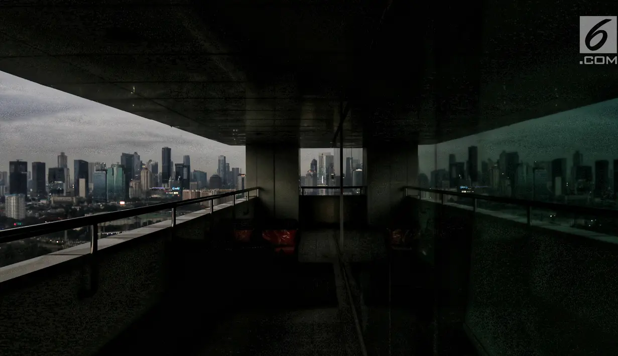 Pemandangan gedung bertingkat di Jakarta, Selasa (30/4/2019). Pemerintah masih memikirkan aspek kepadatan penduduk hingga lingkungan dalam menentukan ibu kota baru pengganti Jakarta. (Liputan6.com/JohanTallo)