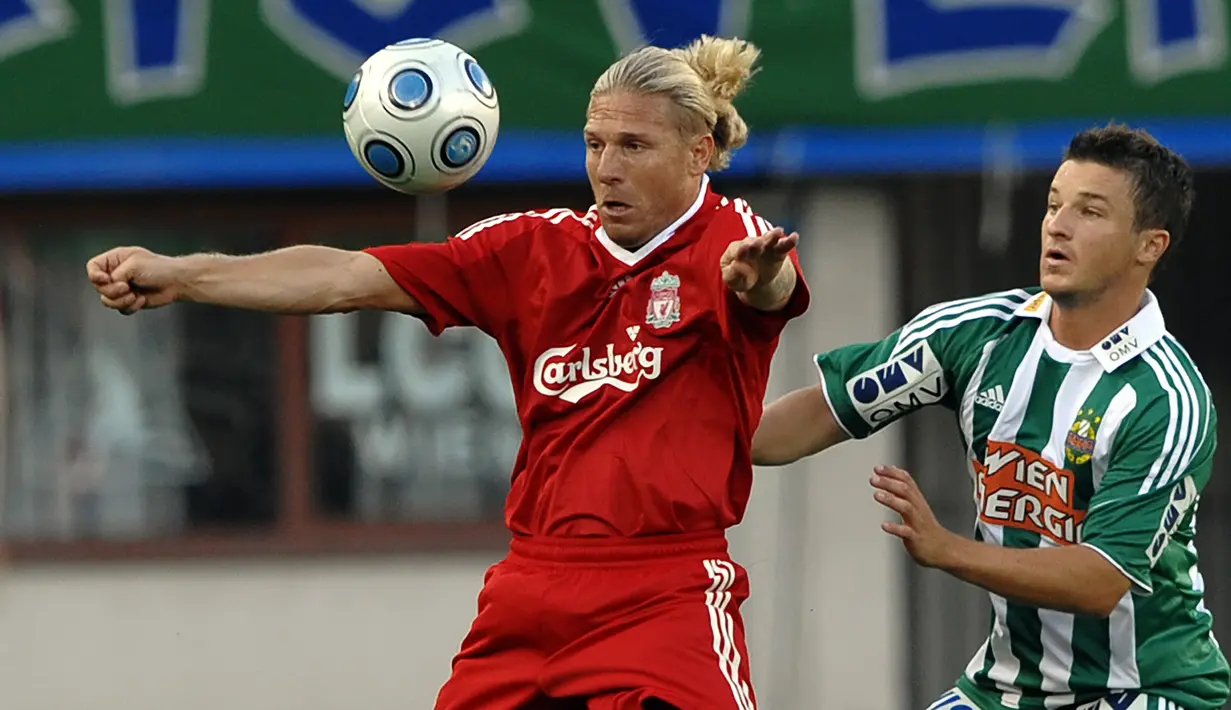 5. Andriy Voronin -  Voronin didatangkan Liverpool dari Bayer Leverkusen pada tahun 2007. Pemain asal Ukraina ini tampil menjanjikan di awal debutnya, namun cedera yang dialami Voronin pada 2008 membuatnya tidak terpakai oleh Liverpool. (AP Photo/Hans Punz)