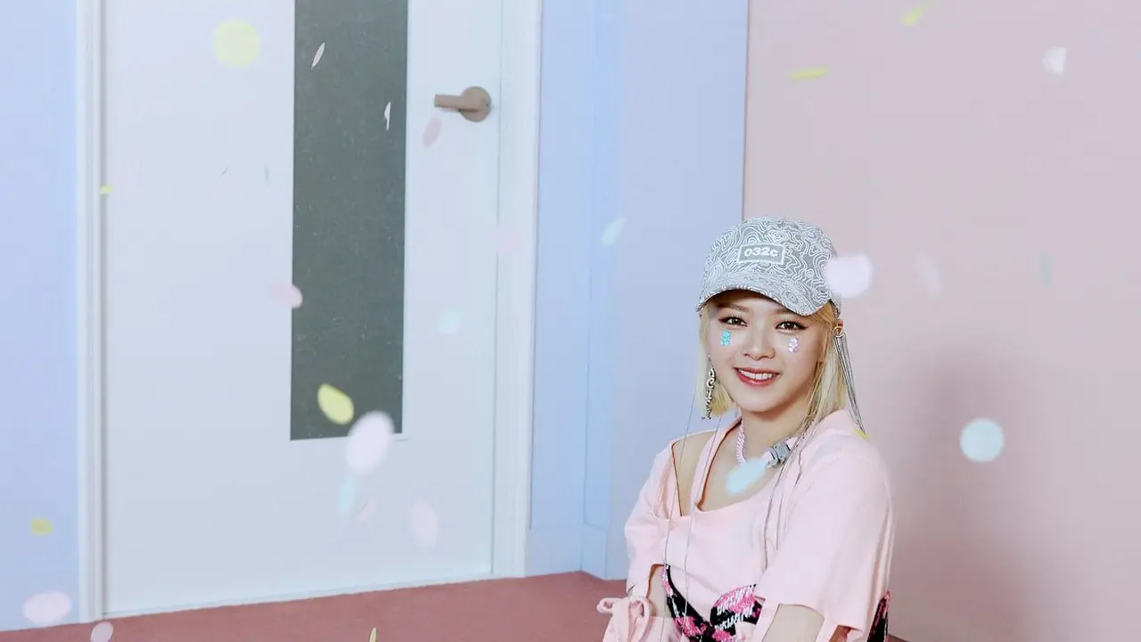 Jeongyeon Twice. (JYP via Soompi)