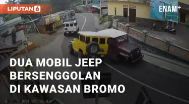 Senggolan terjadi antara 2 mobil Jeep di kawasan Bromo, Probolinggo. Terekam CCTV, dua mobil Jeep berjalan di jalan yang berbelok-belok