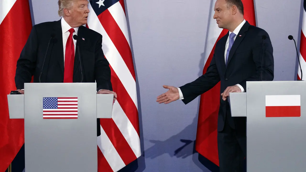 Presiden Polandia Andrzej Duda dan Presiden Amerika Serikat Donald Trump (AP)
