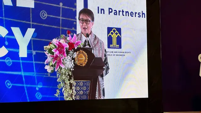 Menlu RI Retno Marsudi dalam International Conference on Cross-Cultural Religious Literacy yang diselenggarakan oleh Kementerian Luar Negeri RI dan Institut Leimena di Jakarta, Rabu (10/7/2024). (Liputan6/Benedikta Miranti)