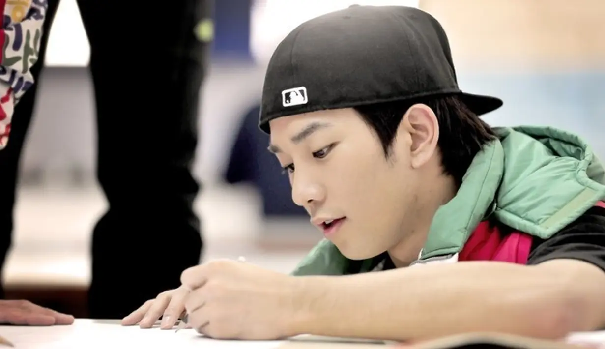 Salah satu personel MBLAQ, G.O terbiasa menggunakan tangan kiri dalam kehidupan sehari-harinya. (Foto: thefangirladventurelog.com)