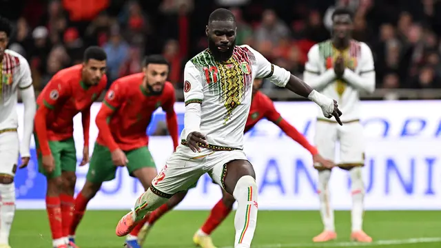 Manchester United incar Lassine Sinayoko