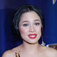 'Terima kasih semuanya,' tutup Andien dengan rona bahagia yang tak bisa ia tutupi. (Galih W. Satria/Bintang.com)