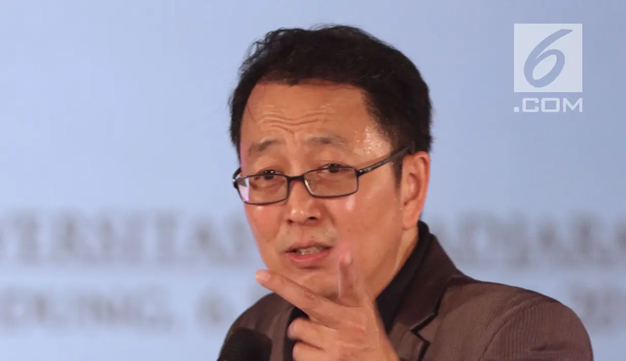 Motivator, Tung Desem Waringin berinteraksi dengan peserta EGTC 2018 Bandung di Graha Sanusi Hardjadinata, Universitas Padjajdaran, Bandung, Kamis (6/12). Tung Desem Waringin memberi motivasi percaya diri. (Liputan6.com/Helmi Fithriansyah)