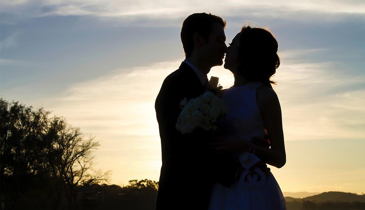 Inspirasi Foto Prewedding Tema Siluet Yang Romantis Manis Abis Fashion Fimela Com