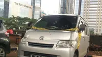 Mobil terduga teroris di Jakarta diamankan polisi. (Liputan6.com/Audrey Santoso)