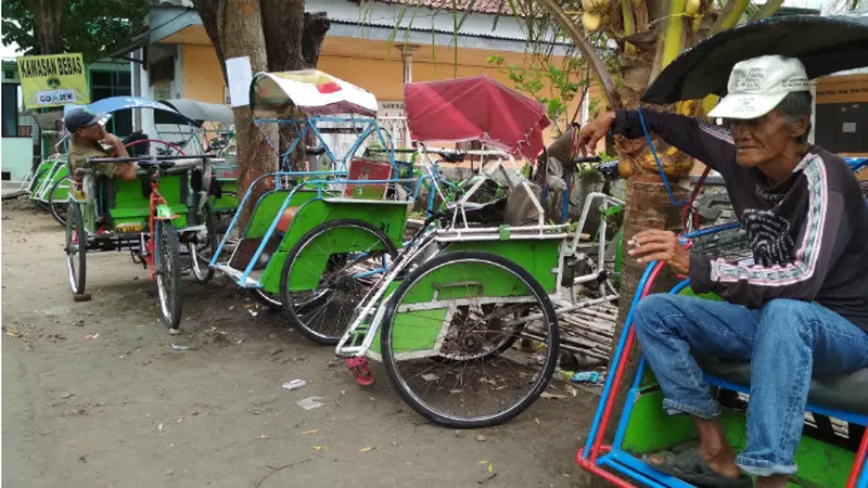 Spanduk Larangan untuk Ojek Online di Kediri