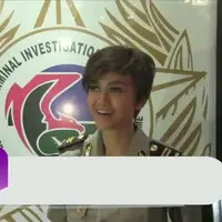 Berperan sebagai seorang polisi intel dalam film '3 Pilihan Hidup' Jupe sering melakukan penyelidikan. Demi perannya itu, Julia Perez memaki banyak rambut palsu, agar wajahnya tak mudah dikenal.