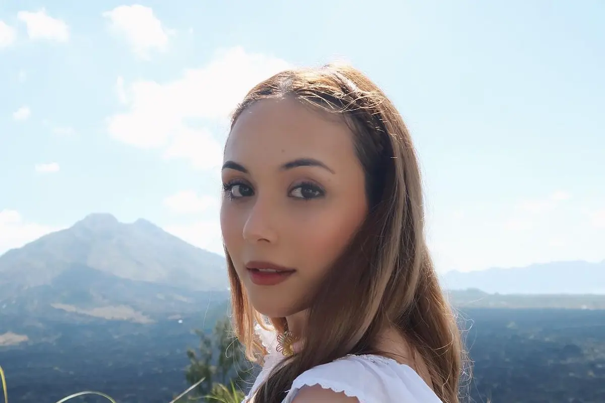 Laura Anna