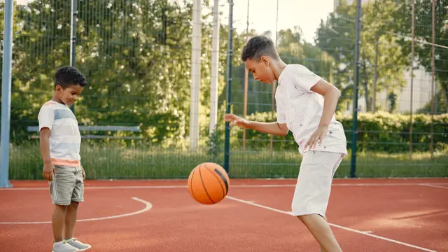 Aktivitas ringan seperti menyapu ataupun mencuci juga termasuk aktivitas olahraga ringan