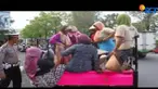 Polisi juga memberi sanksi tilang karena kendaraan bak terbuka hanya boleh digunakan untuk mengangkut barang.