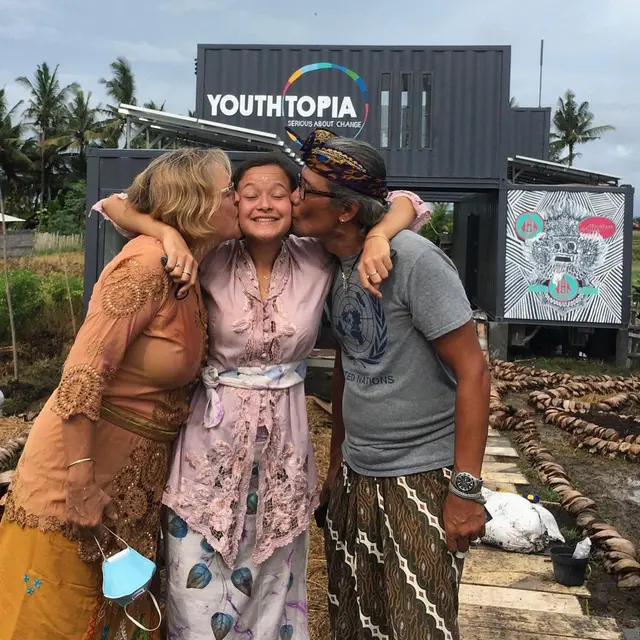 7 Potret Melati Wijsen, Aktivis Muda Wakil Indonesia di Festival Film Cannes 2021